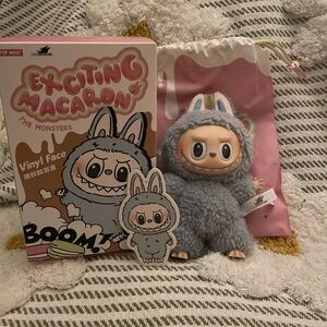 Exciting Macaron - Sea Salt Coconut labubu